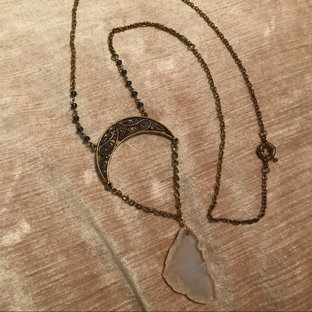 Agate pendant necklace